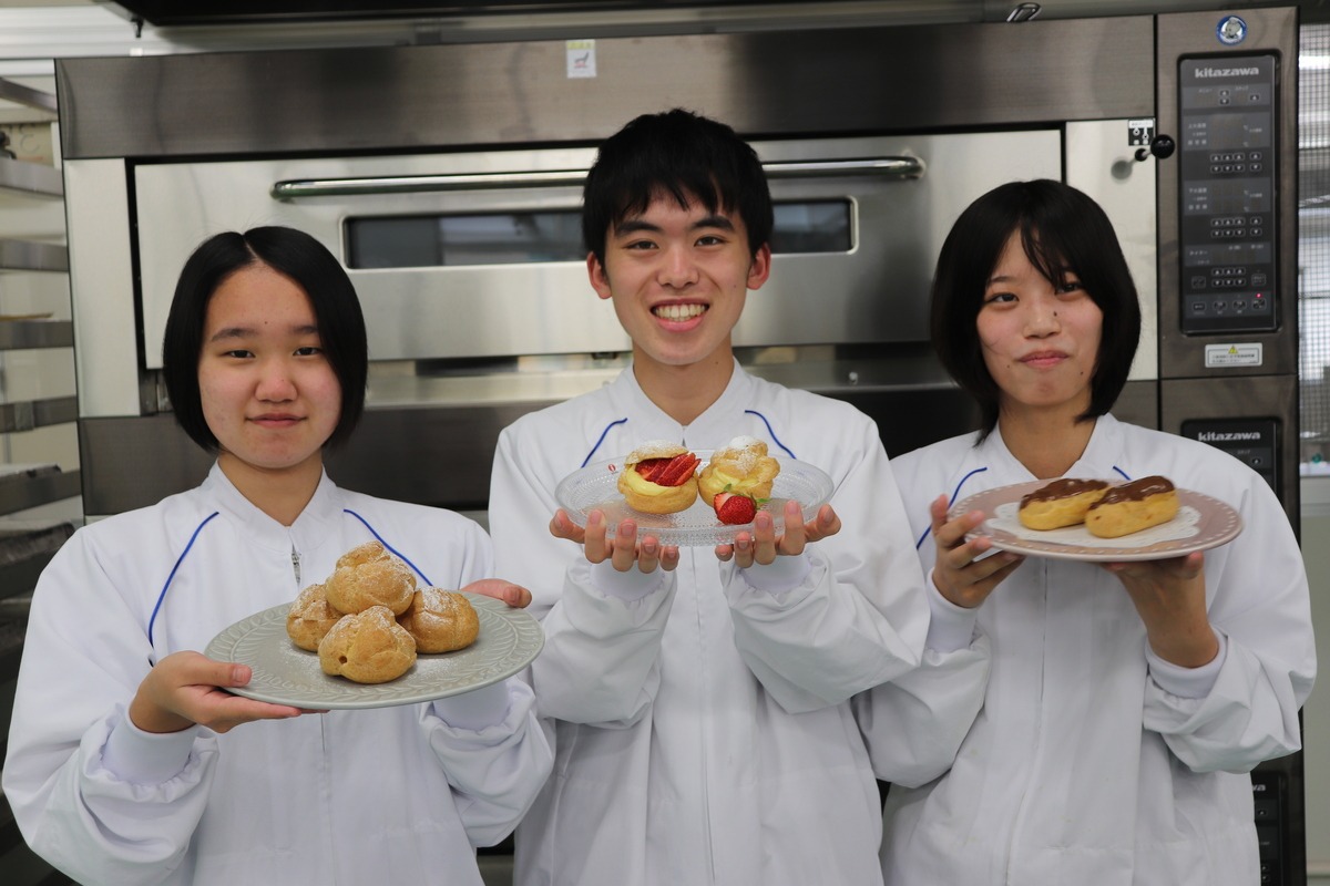 食品科学科の生徒の写真